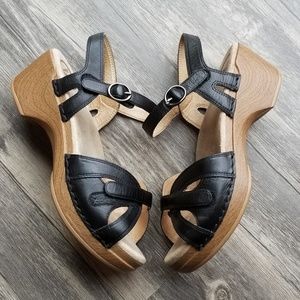 Dansko Seasonal Sandals